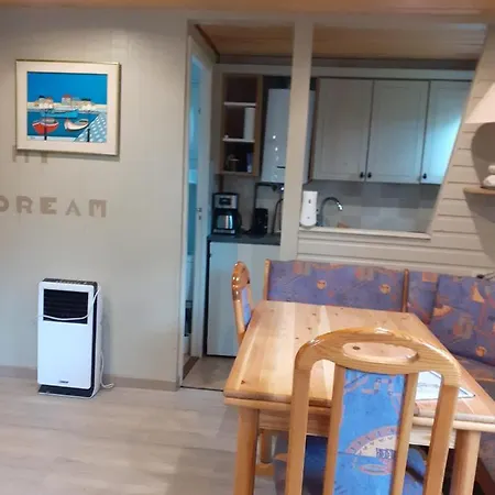 L'escale , Chalet Tout Confort De 1 à 6 Personnes Animaux Acceptés Chalet *
